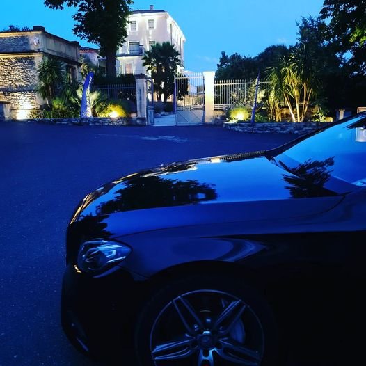 Lire la suite à propos de l’article Mise à disposition d’une berline avec chauffeur pour un dîner d’affaires