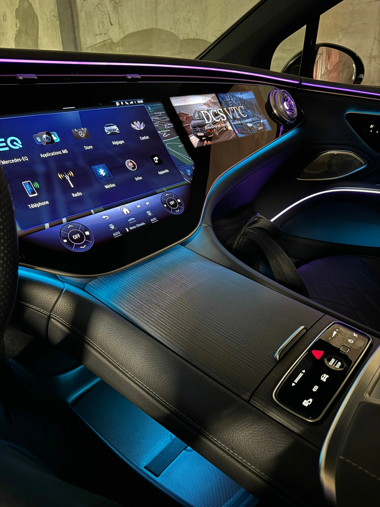 Tableau de bord Mercedes EQS 450+ — MBUX Hyperscreen avec identité DCS VTC, chauffeur privé France & Europe