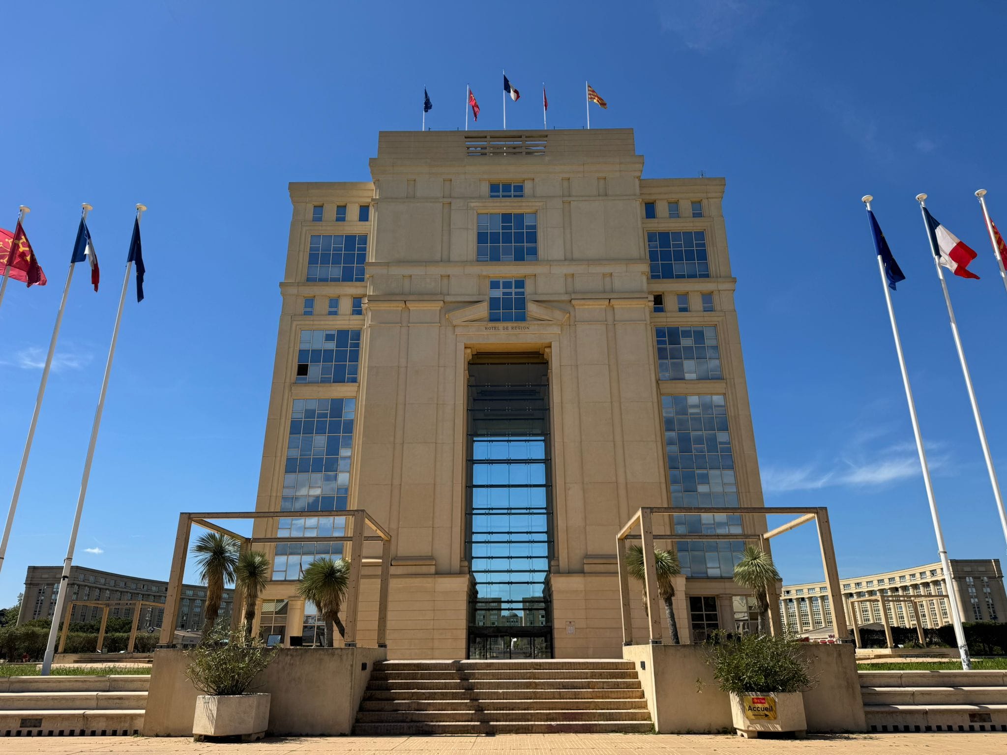 Hôtel de Région à Montpellier, lieu de rendez-vous pour un chauffeur privé DCS VTC en Occitanie